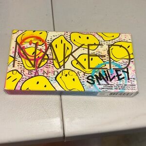Urban decay  X SMILEY® NAKED MUCHO HAPPY MINI EYESHADOW PALETTE NIB